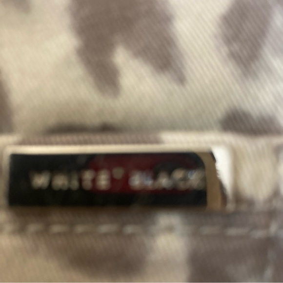 White House Black Market WHBM Jeans Cheetah Print Size Large - Picture 3 of 12
